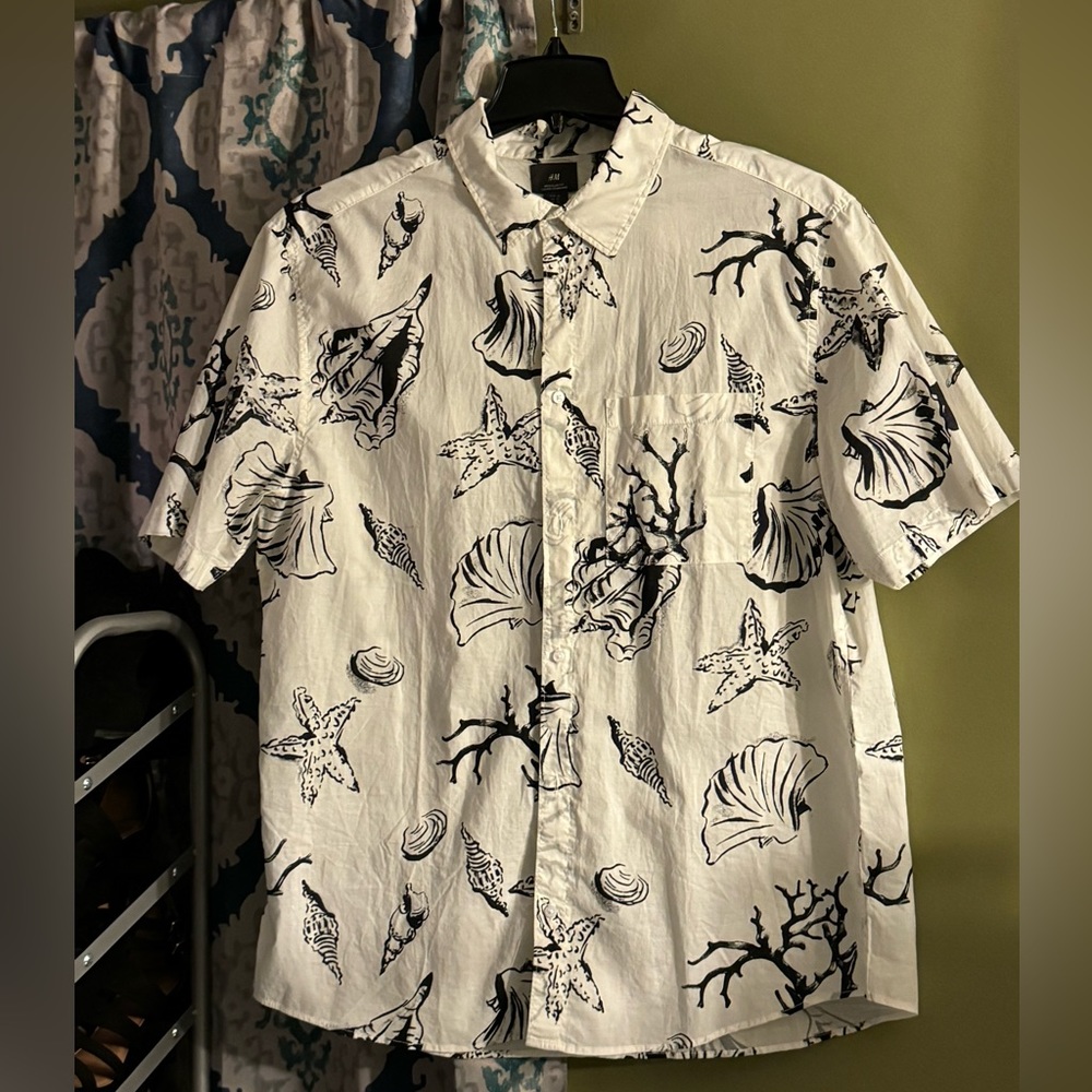seashell vacation button down